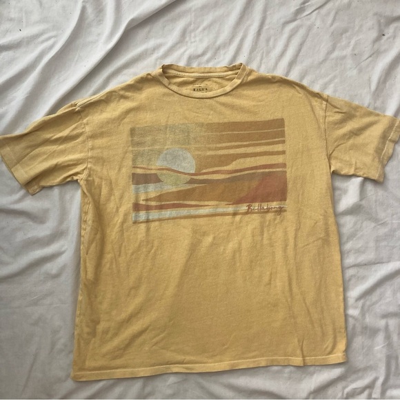 Y2K Billabong Oversized Cotton Graphic Tee Size Small Mustard Yellow - Picture 1 of 4